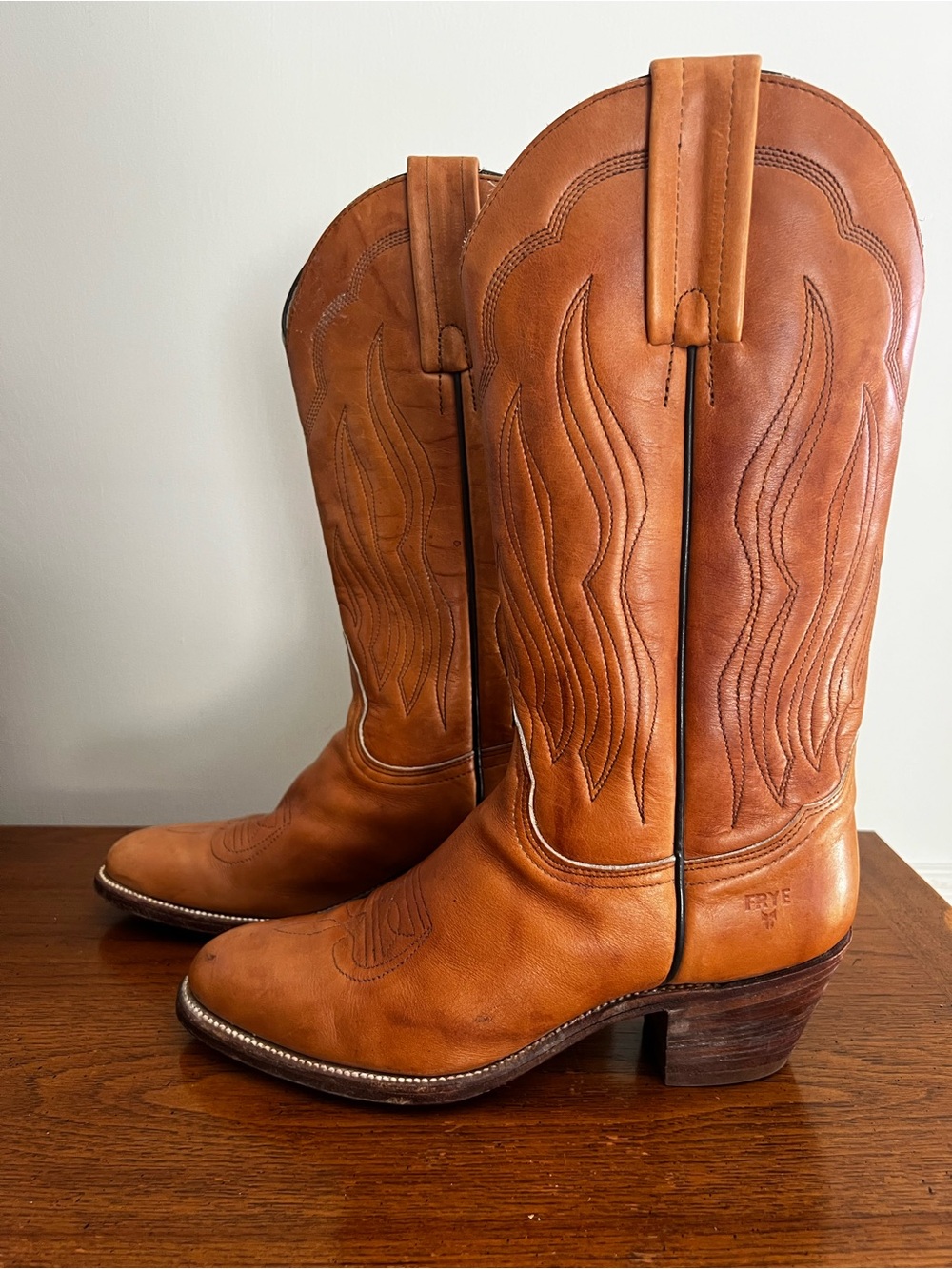 Vtg 80s FRYE Rust Leather Cowboy Boots 6.5B Flame Stitched Made in the USA